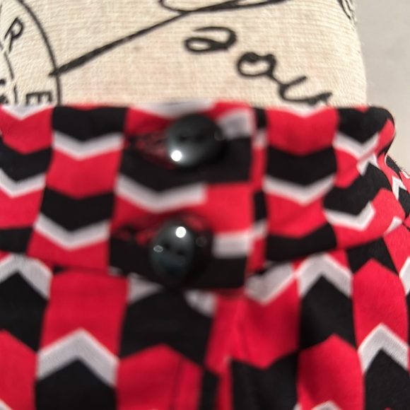 Geometric Patterned Top - Picture 6 of 7